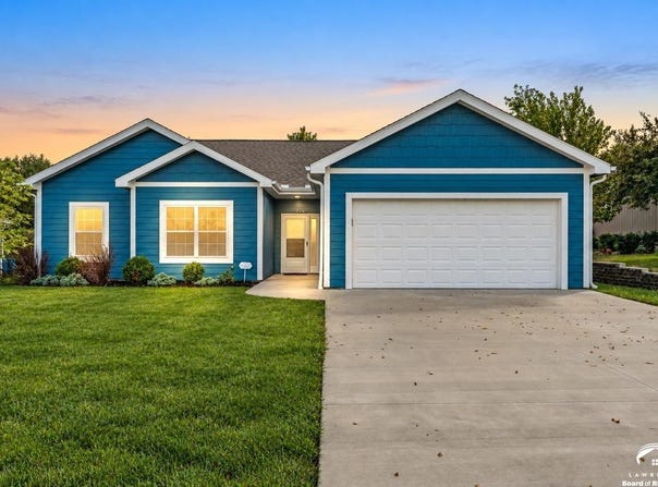 216 Meadowbrook Lane, Wellsville, KS 66092
