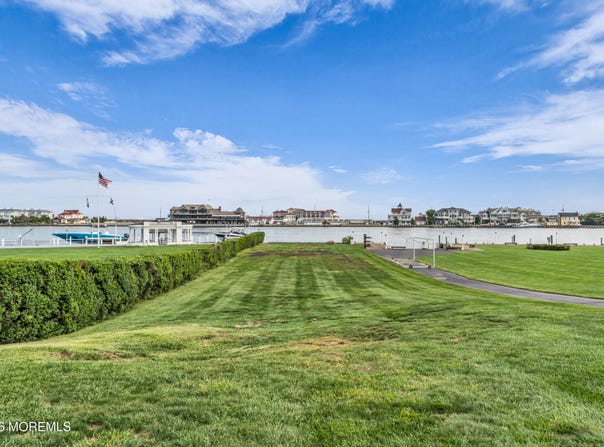 19 N Ward Avenue, Rumson, NJ 07760