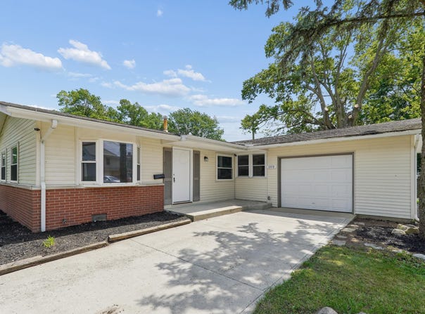 100 Canterbury Drive, London, OH 43140