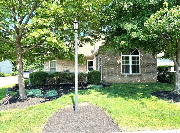 2328 Willowside Lane, Grove City, OH 43123