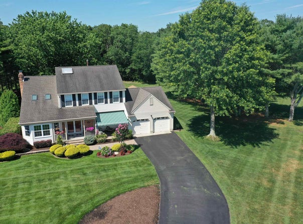 320 Kelly Dr, Galloway Township, NJ 08205