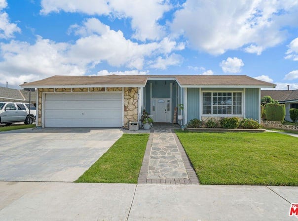 424 E Moorehaven Dr, Carson, CA 90746