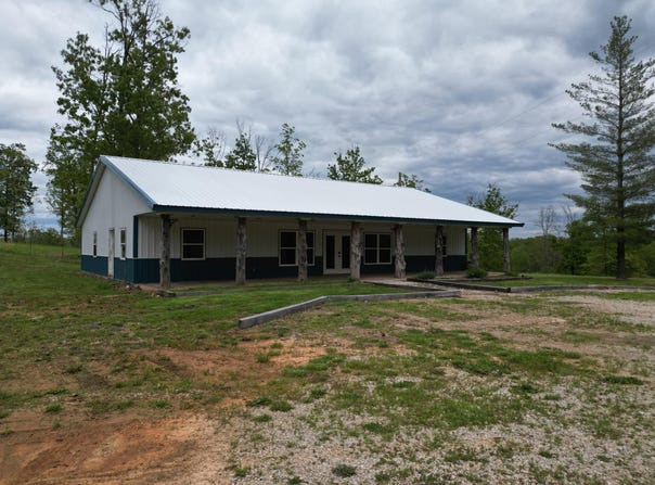 8065 Gourley Road, Mountain Grove, MO 65711