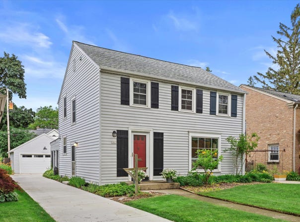5821 N Santa Monica Blvd, Whitefish Bay, WI 53217