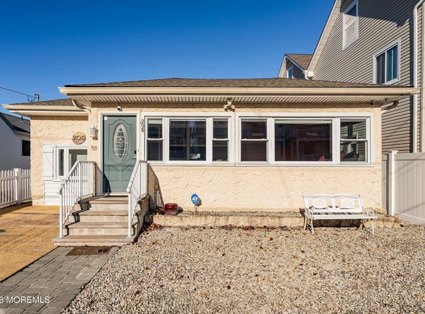 208 Carteret Avenue, Seaside Heights, NJ 08751