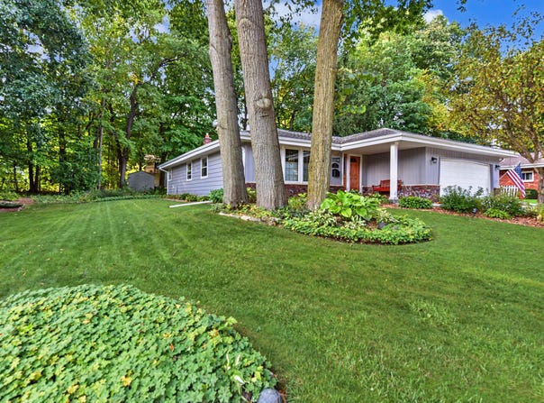 5879 Ramona Dr, Greendale, WI 53129