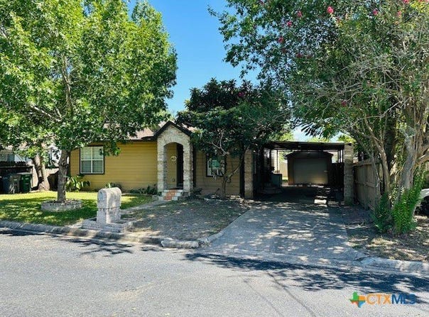 1003 Buena Vista Avenue, Victoria, TX 77901