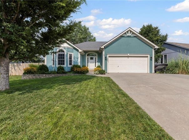 393 N Pine Street, Gardner, KS 66030