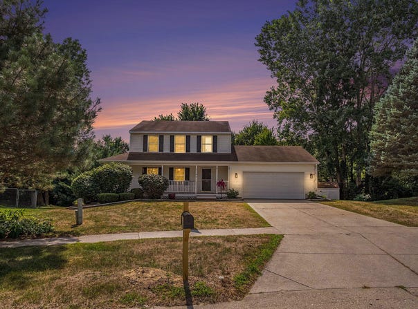 2142 Belmont Farms Circle, Belmont, MI 49306