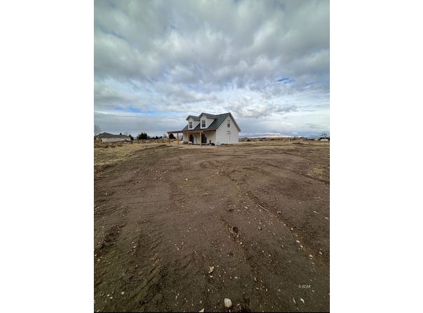 899 Eastlake Drive, Spring Creek, NV 89815