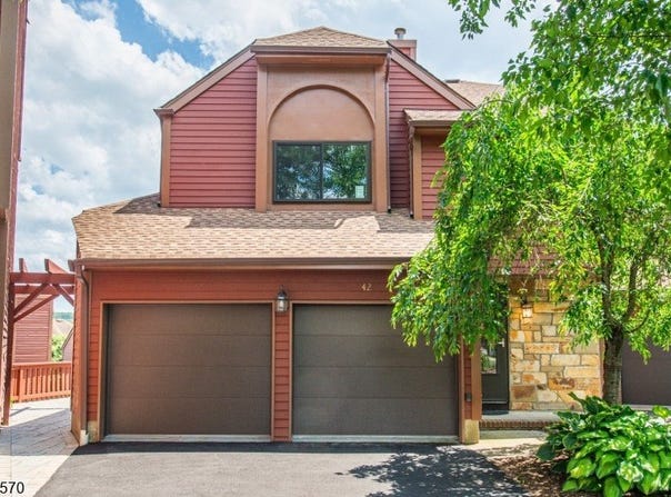 42 Hickory Hill Ct, Rockaway Twp., NJ 07866-4822