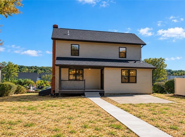 511 N Fourth St, Youngwood, PA 15697
