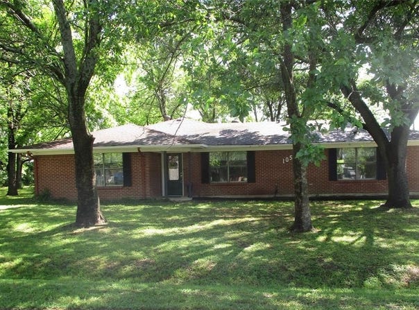 105 S Adams Street, Kemp, TX 75143