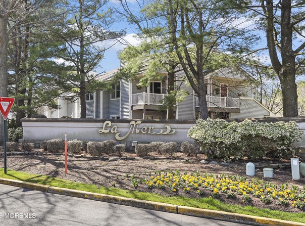 2202 Timber Ridge Court, Parlin, NJ 08859