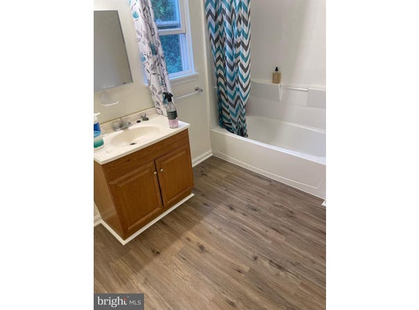 123 W BUCK STREET, PAULSBORO, NJ 08066