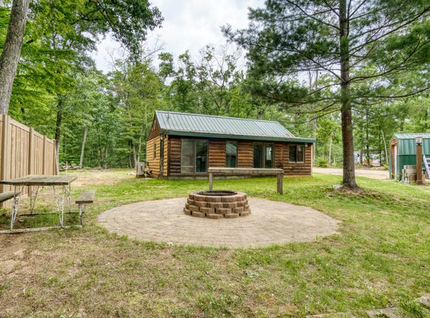 7306 N Perch Lake Drive, Bitely, MI 49309