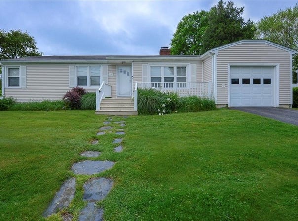 44 Dudley Avenue, Newport, RI 02840