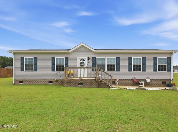 203 Magnolia Drive, Stella, NC 28582