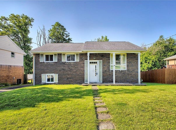 14080 Easy St, Irwin, PA 15642