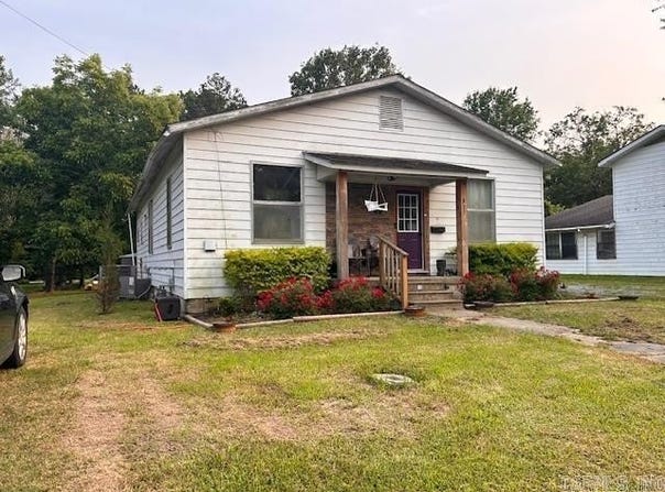 621 W 5th, DeWitt, AR 72042