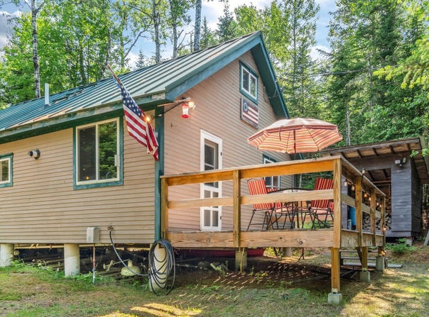 5 Pine Lane, Dallas Plt, ME 04970