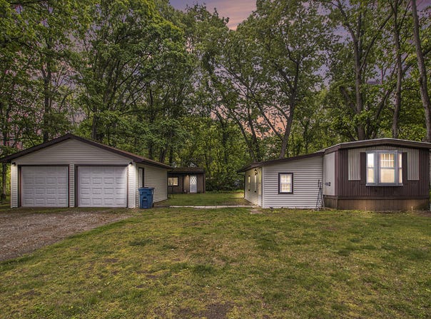 24923 Sandy Beach Drive, Edwardsburg, MI 49112