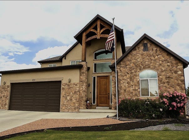 469 E VINE St S, Murray, UT 84107