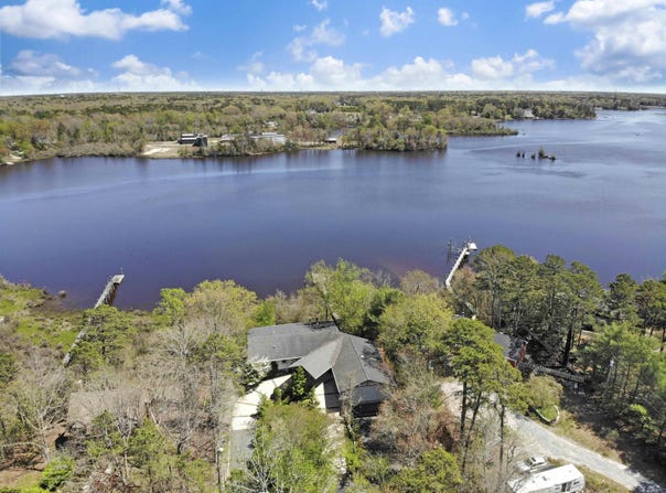 1115 Riverside Dr, Mays Landing, NJ 08330