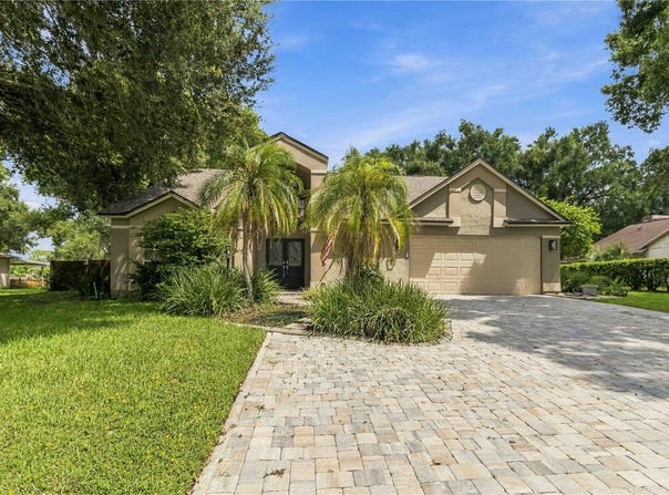 2704 BUCKHORN OAKS Drive, VALRICO, FL 33594