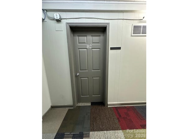111 E Charlotte Avenue, Mount Holly, NC 28164