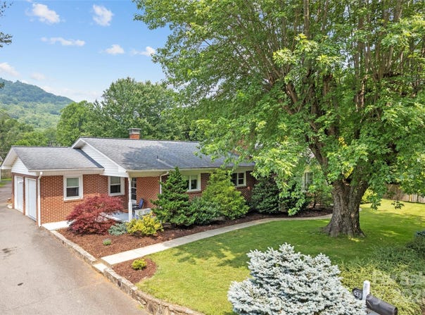 58 Campbell Creek Road, Maggie Valley, NC 28751