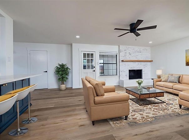 633 NW Chisholm Road, Burleson, TX 76028