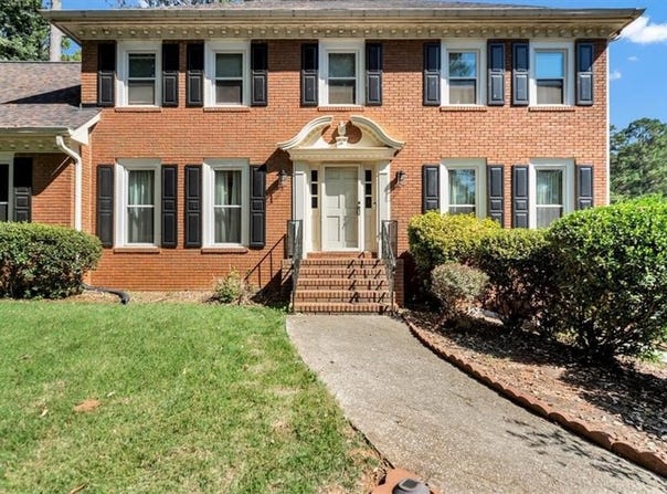3024 Ravenwolfe Way SW, Snellville, GA 30039