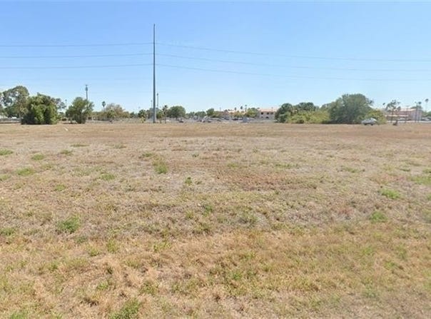 1402 NW 8th Ter lot: 29, CAPE CORAL, FL 33993