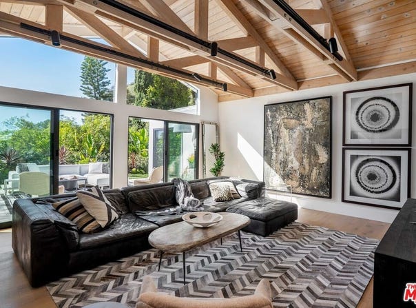 9275 Flicker Pl, Los Angeles, CA 90069
