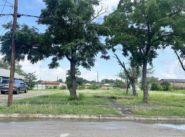 213 East Lindbergh Blvd, Universal City, TX 78148