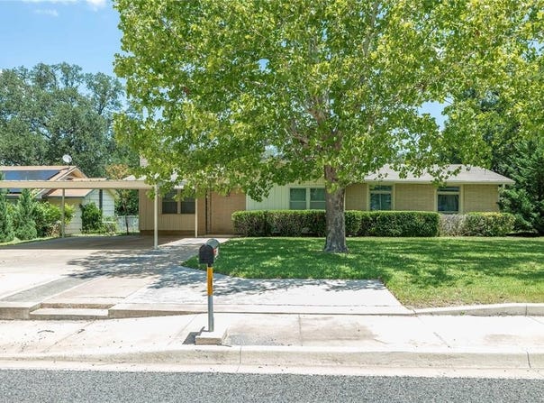 4010 Austin Avenue, Brownwood, TX 76801