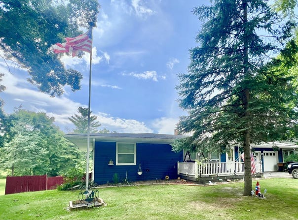 1806 Barr Street, Hillsdale, MI 49242