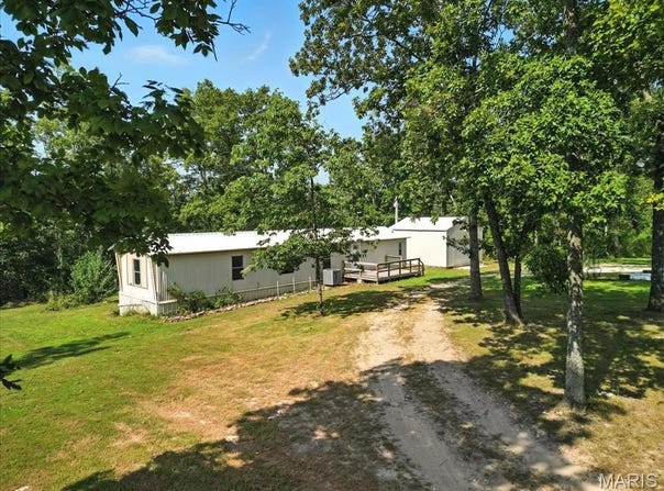 2459 Oak Ridge Drive, Mountain Grove, MO 65711
