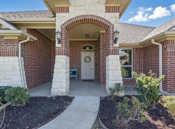 711 Red Stone Lane, Weatherford, TX 76087