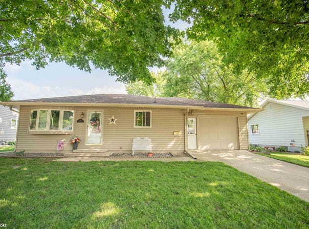 1415 E Linden Street, Algona, IA 50511