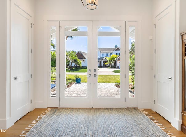 113 MILLS Lane, Jacksonville Beach, FL 32250