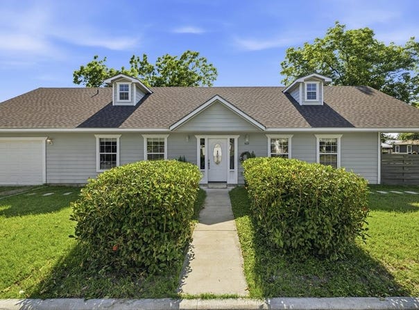 507 St Geralda St, Fredericksburg, TX 78624