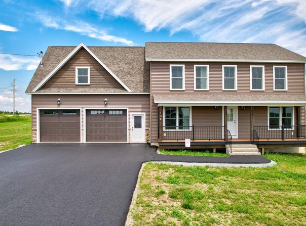 106 Amberside Drive, Hermon, ME 04401