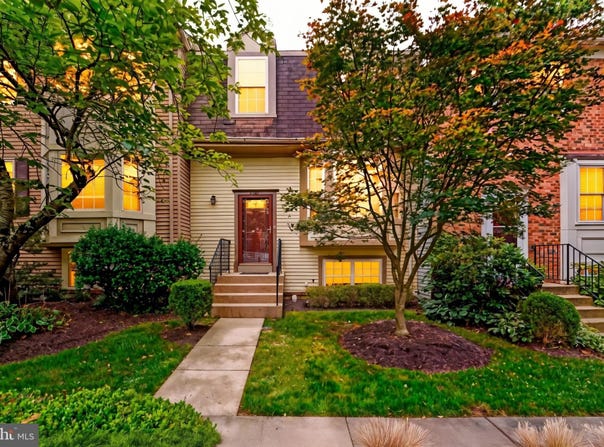 7930 PEYTON FOREST, ANNANDALE, VA 22003