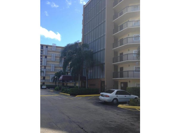 3101 N Country Club Drive 510, Aventura, FL 33180