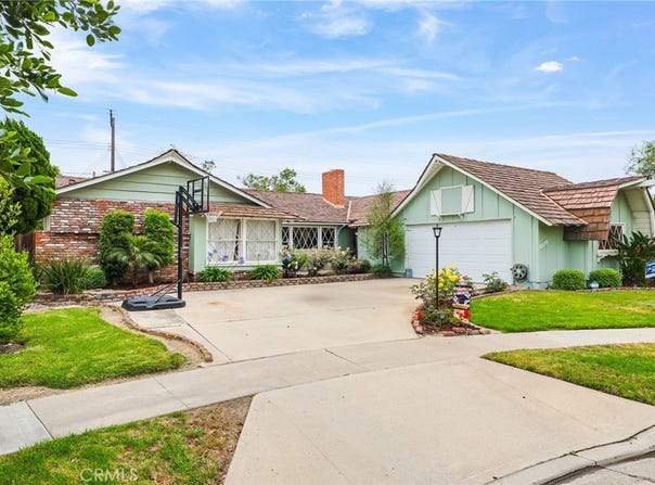 2782 Woodstock Road, Rossmoor, CA 90720
