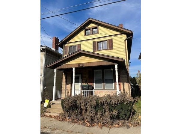 107 E 1st Ave, Tarentum, PA 15084
