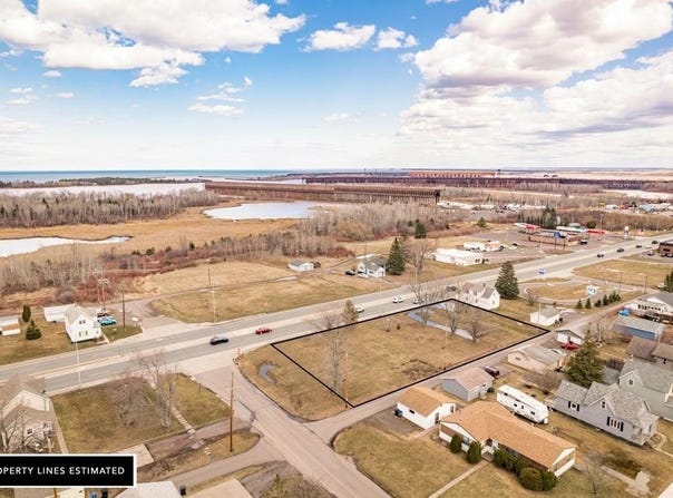 2702 E 2nd St, Superior, WI 54880
