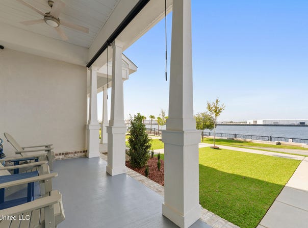 3012 Dock Street, Pascagoula, MS 39567